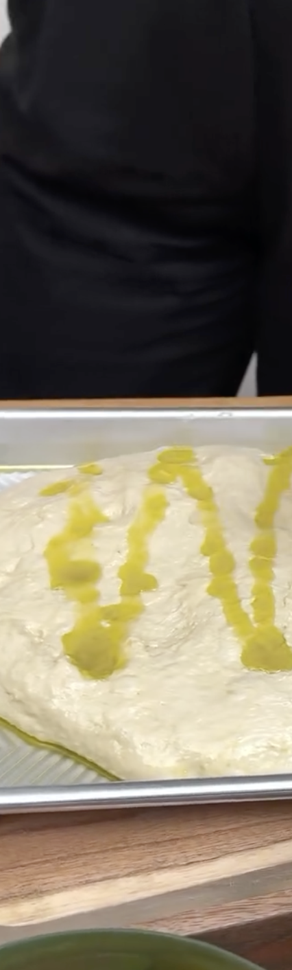 Zeytinli Domatesli Focaccia Zeytinyağlı Hamur
