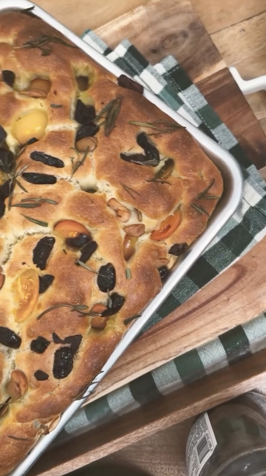 Zeytinli Domatesli Focaccia Detay