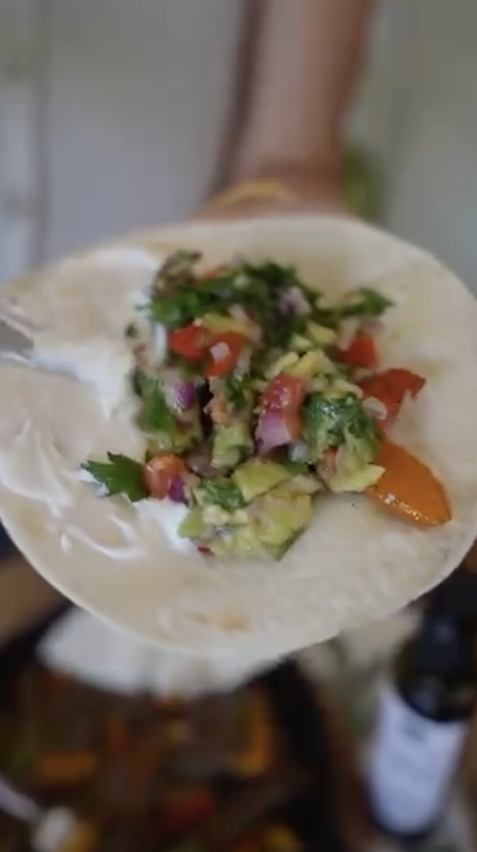 Fajita ve Guacamole Tortilla Servisi