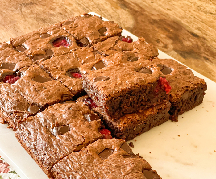 Vegan brownie yakın çekim, sakızımsı doku